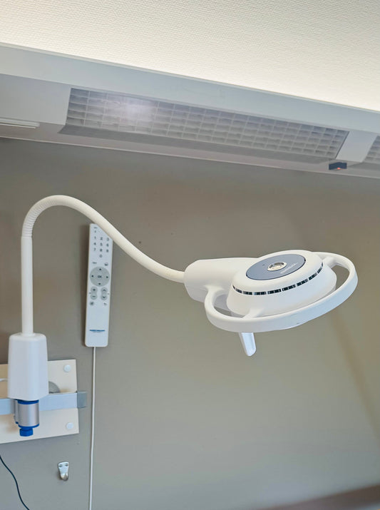 Onze onderzoekslamp in een ziekenhuis